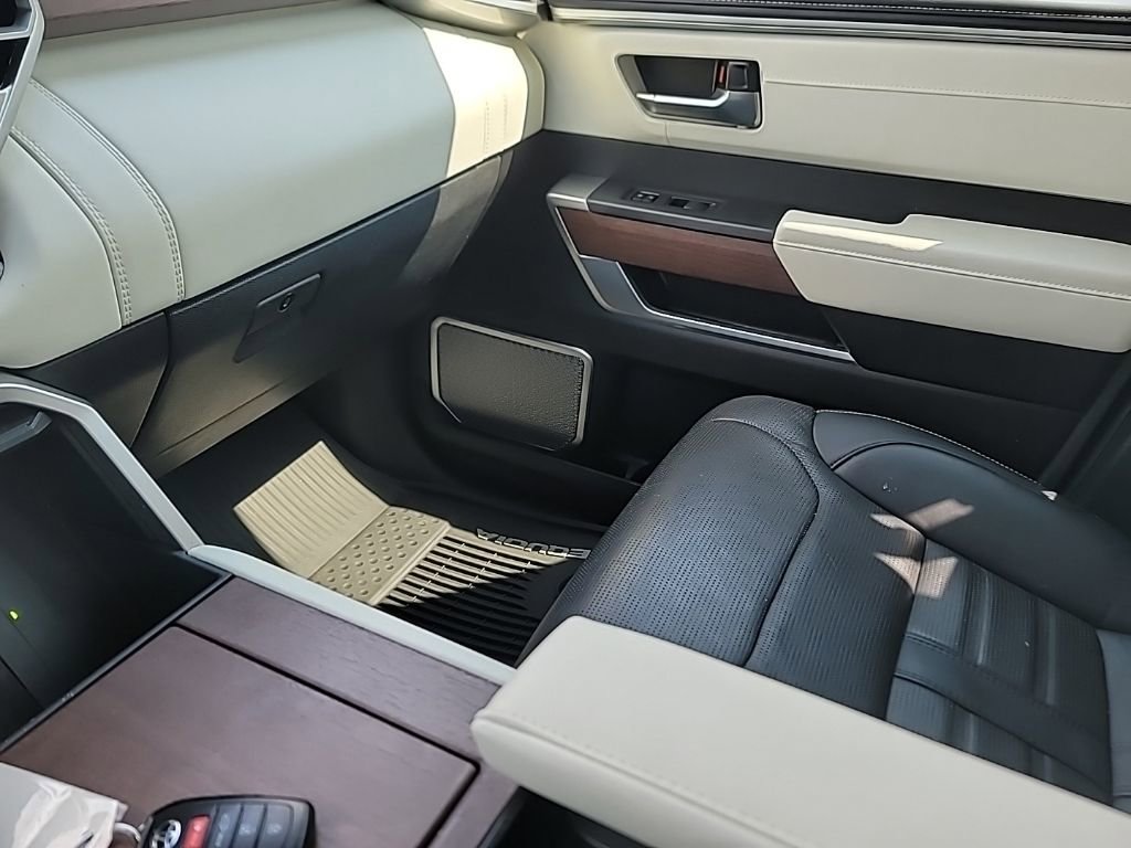 Used 2023 Toyota Sequoia Capstone image 33