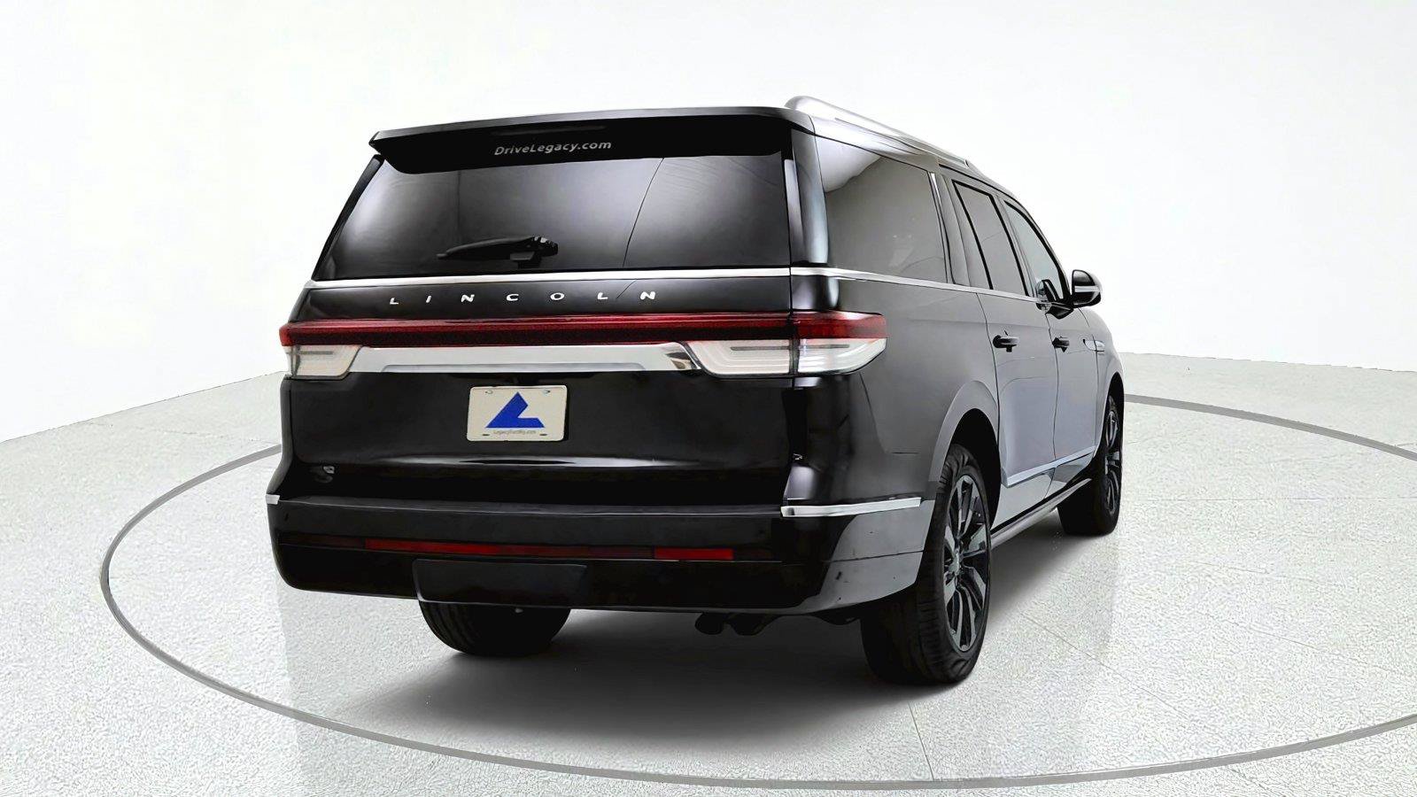 Used 2024 Lincoln Navigator L Reserve AWD/4WD image 6