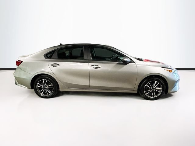 Used 2023 Kia Forte LXS w/ LXS Technology Package FWD image 8