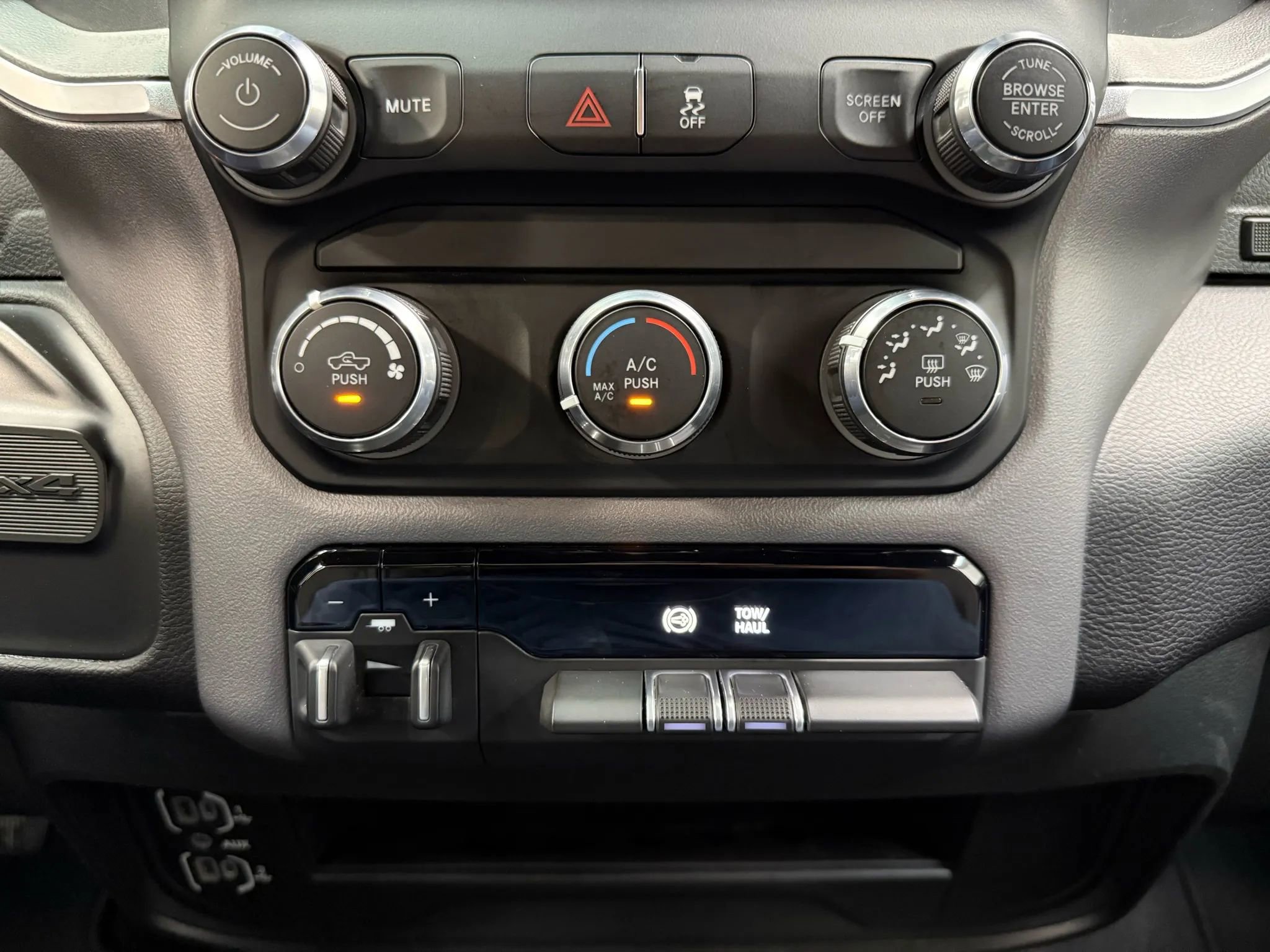 Used 2024 RAM 2500 Big Horn image 24