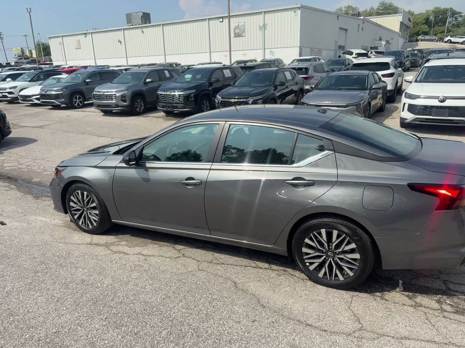 Used 2026 Nissan Altima 2.5 SV FWD image 9