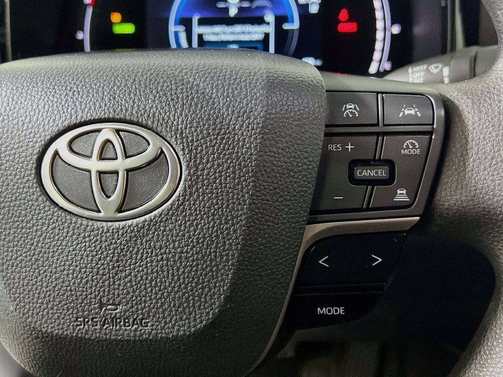 Used 2025 Toyota Camry LE FWD image 17