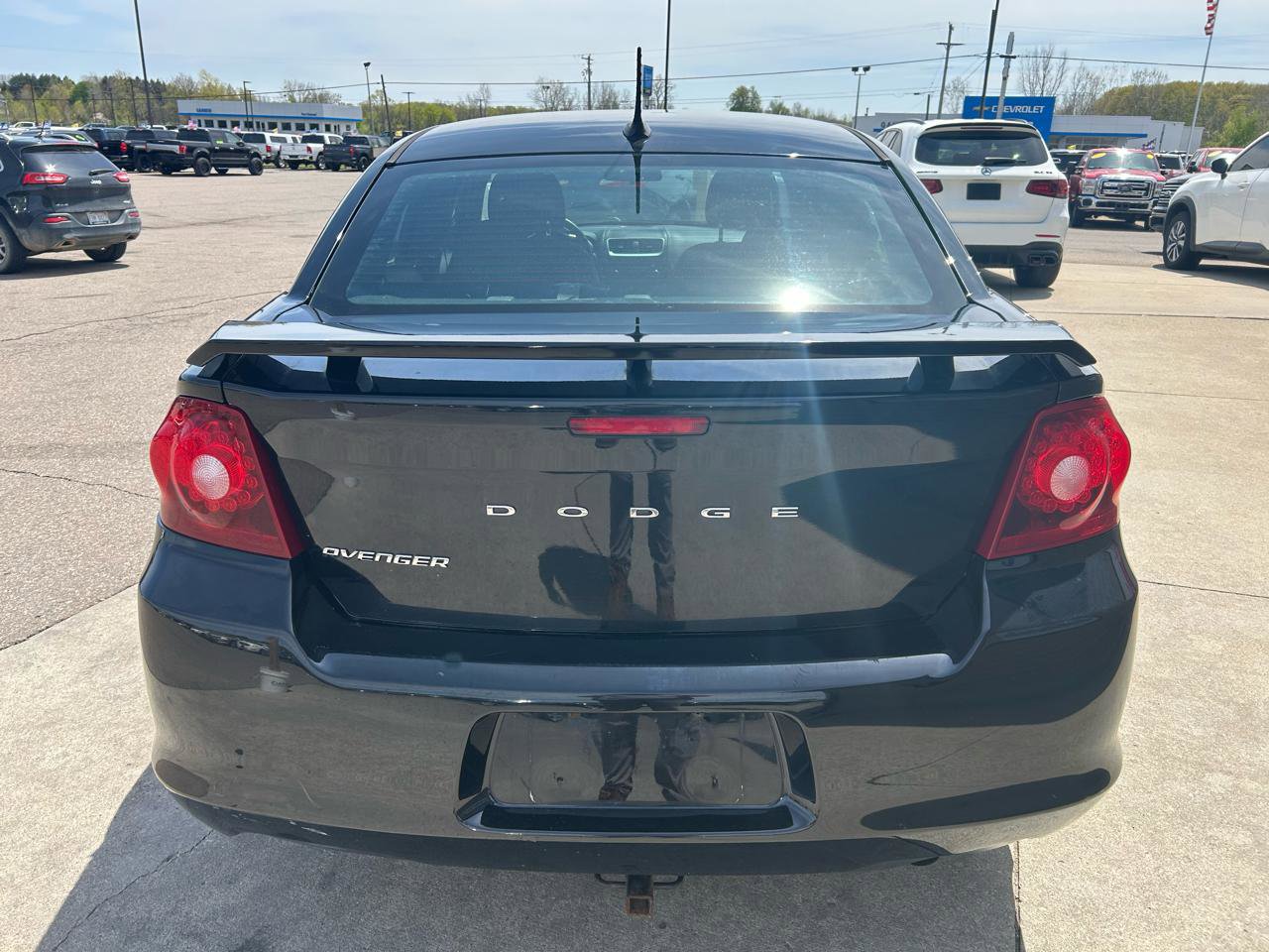 Used 2013 Dodge Avenger SE w/ Blacktop Pkg FWD image 6