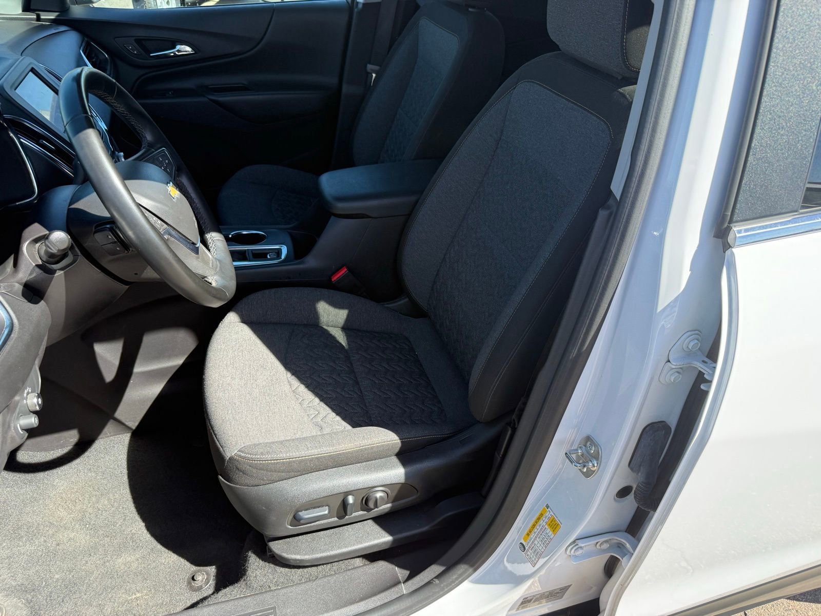 Used 2024 Chevrolet Equinox LT image 31