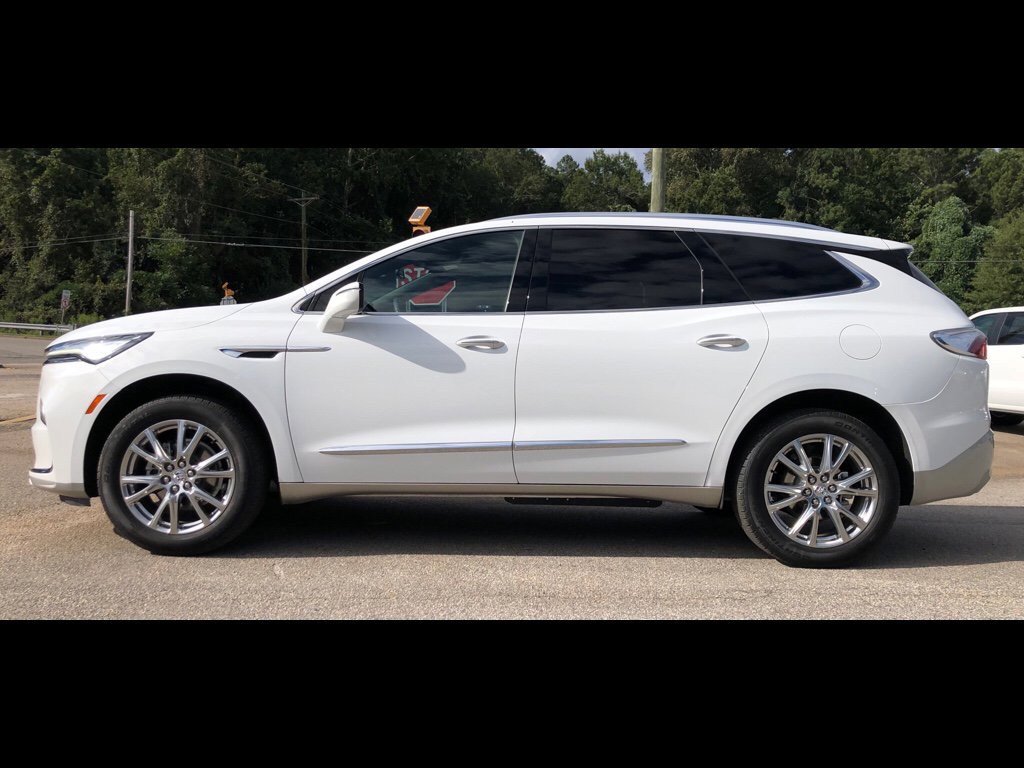 Used 2023 Buick Enclave Essence w/ Experience Buick Package image 3