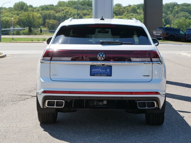 Certified 2024 Volkswagen Atlas Cross Sport SEL R-Line AWD/4WD image 6