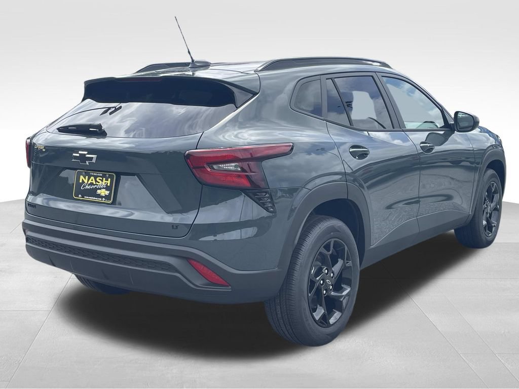 New 2026 Chevrolet Trax LT w/ Sunroof Package FWD video 3