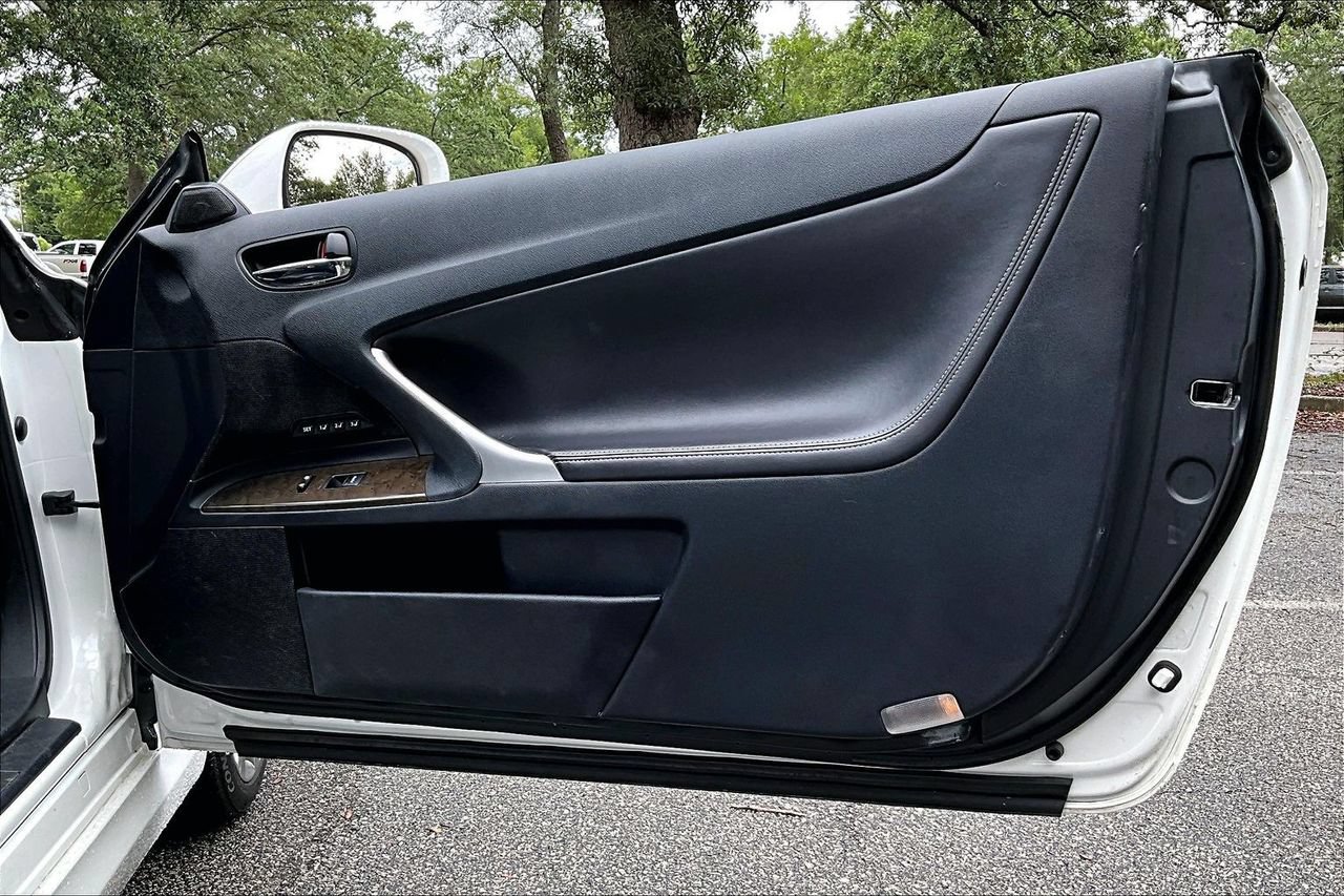 Used 2014 Lexus IS 250C w/ Luxury Package RWD image 23