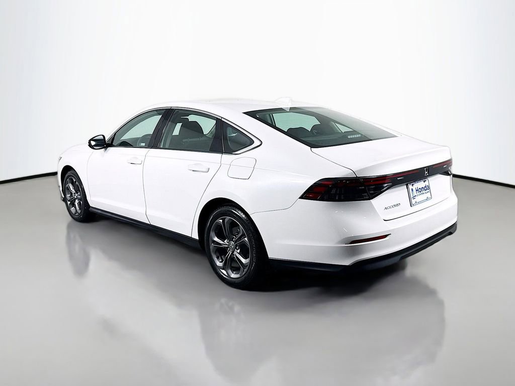 Certified 2023 Honda Accord EX image 5