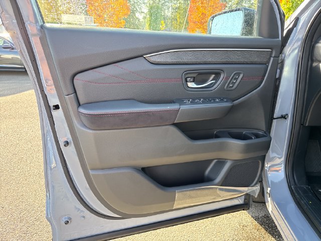 New 2026 Honda Pilot Black Edition image 16