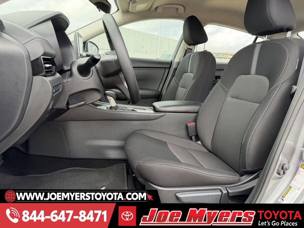 Used 2025 Nissan Sentra SV image 27