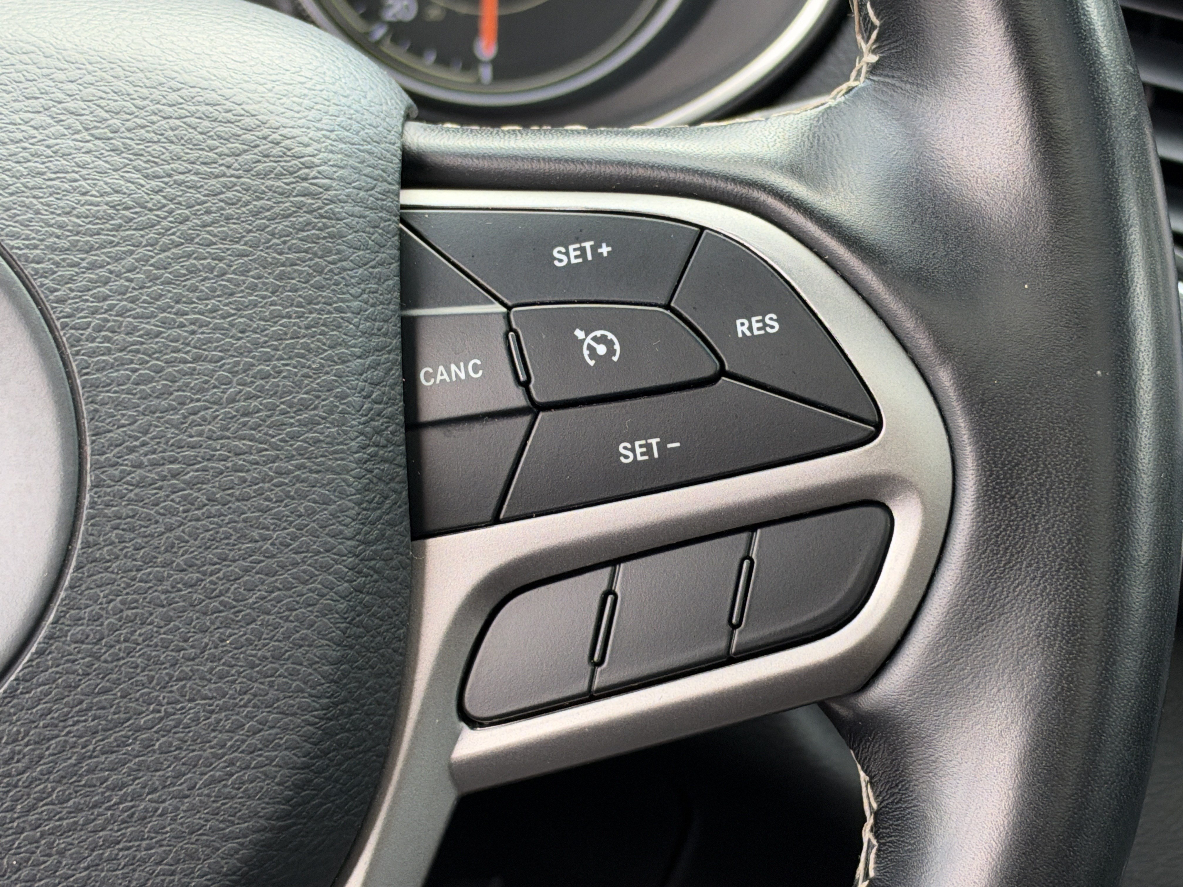 Used 2021 Jeep Cherokee Latitude Lux 80th Anniv w/ Quick Order Package 26U 80TH FWD image 30