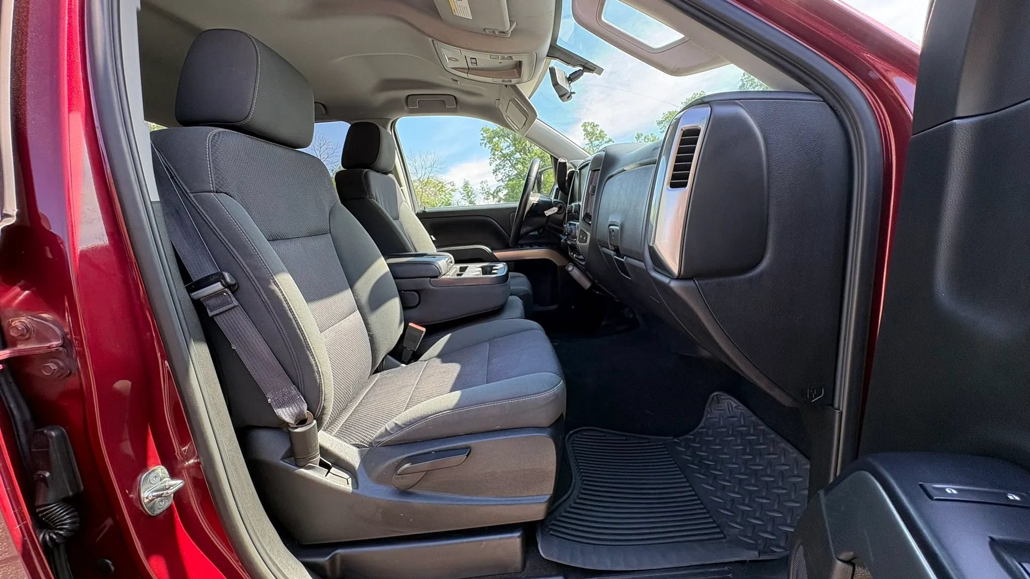 Used 2015 Chevrolet Silverado 1500 LT w/ All Star Edition AWD/4WD image 35