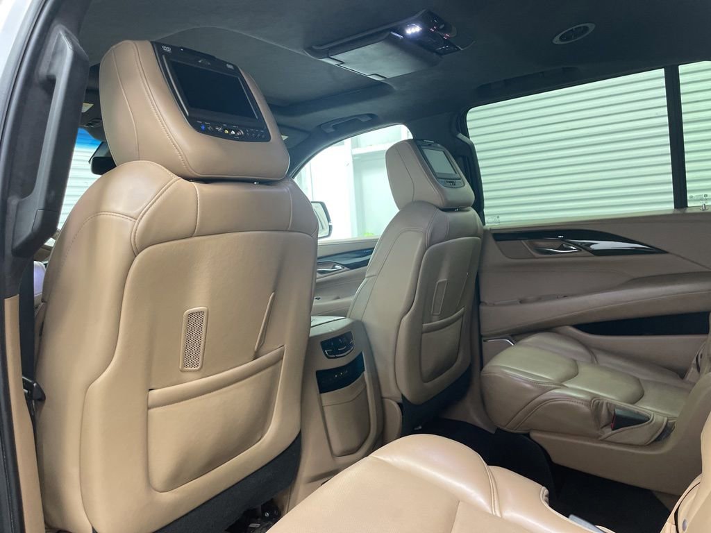 Used 2019 Cadillac Escalade ESV Platinum image 26