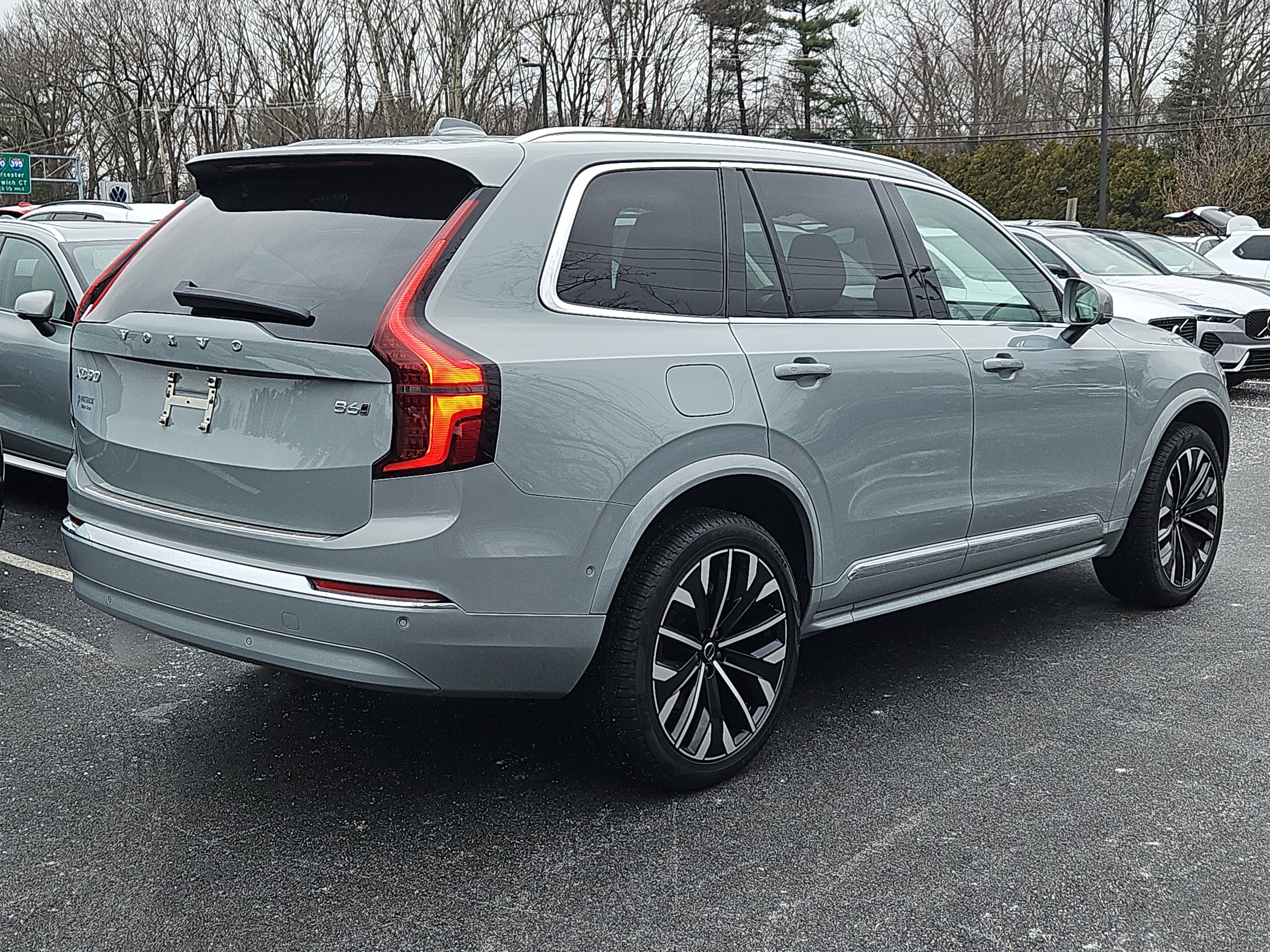New 2026 Volvo XC90 B6 Plus w/ Protection Package Premier image 2