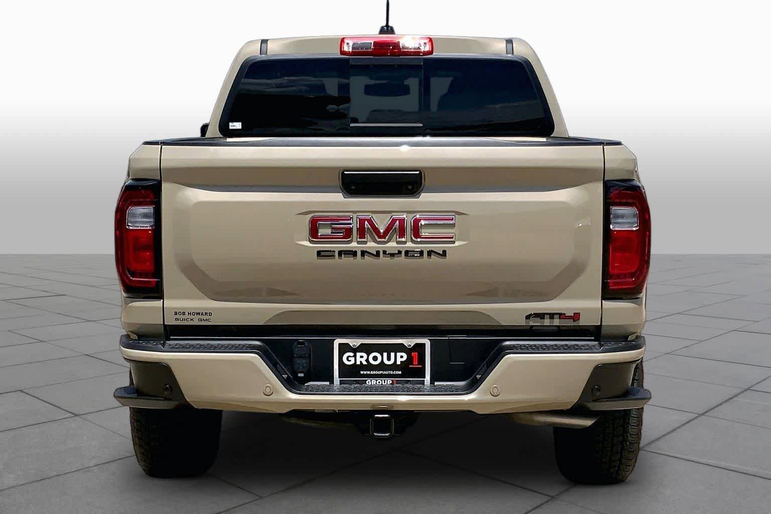 Used 2024 GMC Canyon AT4 w/ Technology Package AWD/4WD image 5