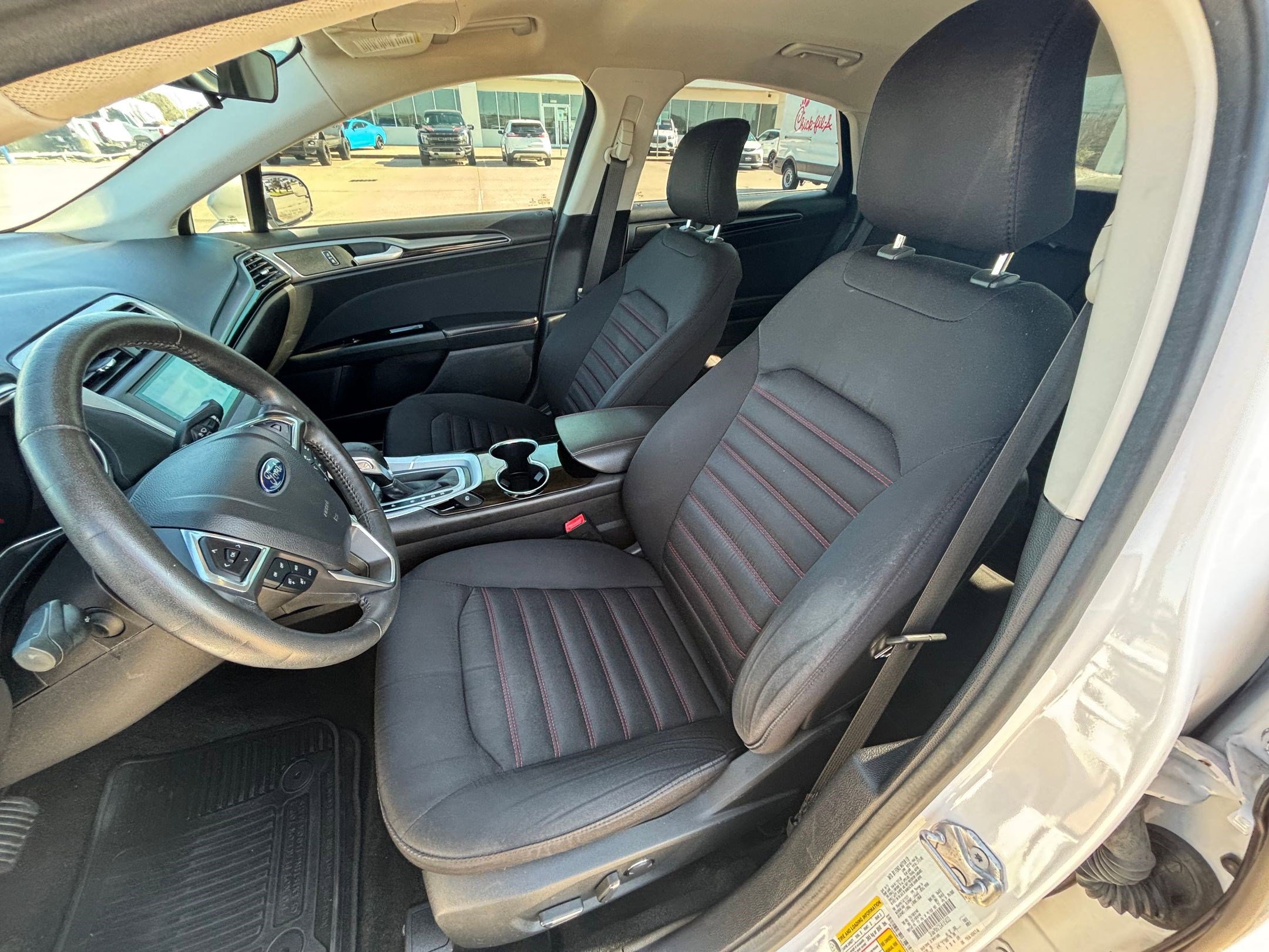 Used 2016 Ford Fusion SE image 15