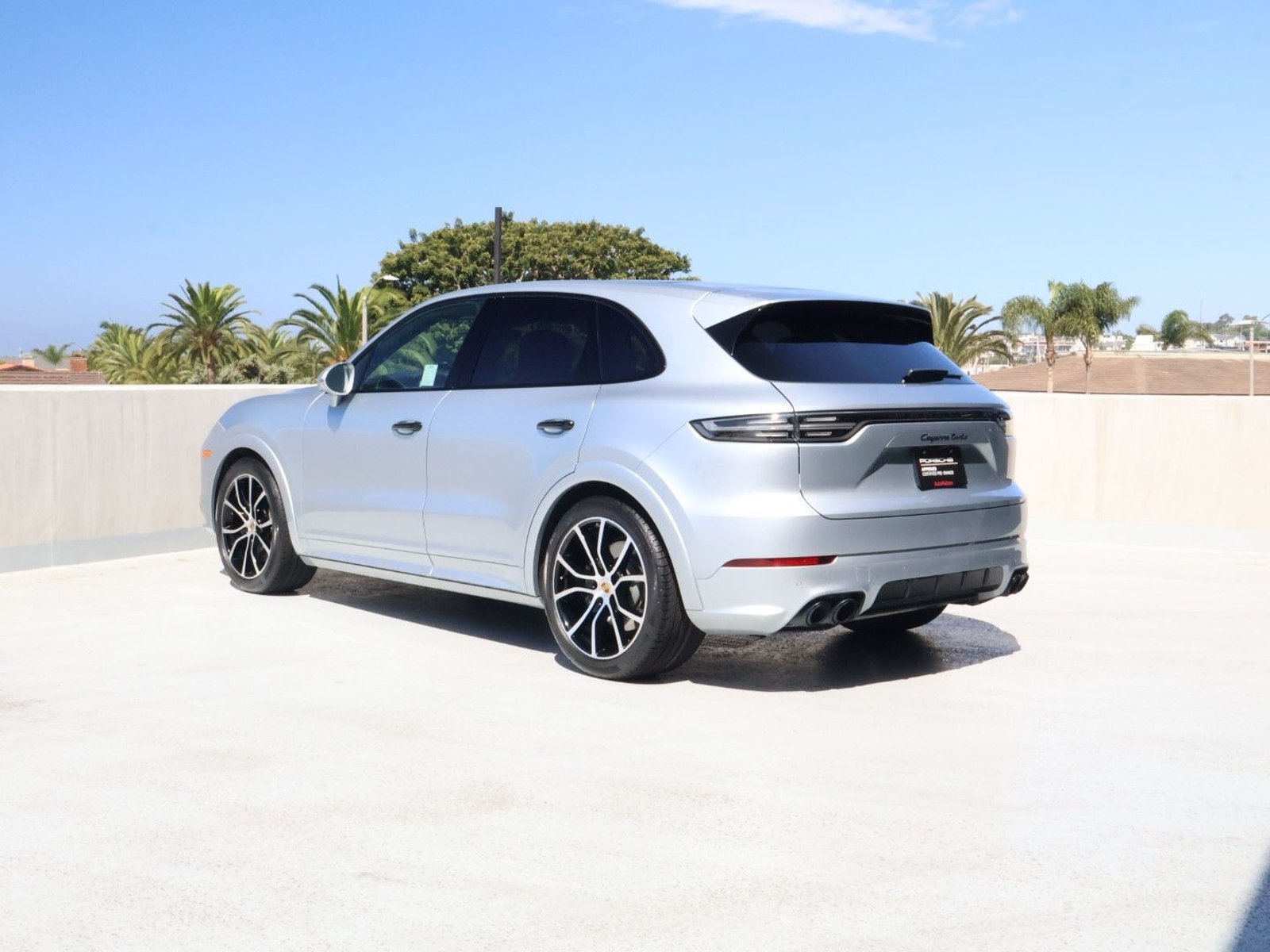 Certified 2023 Porsche Cayenne Turbo AWD/4WD image 3