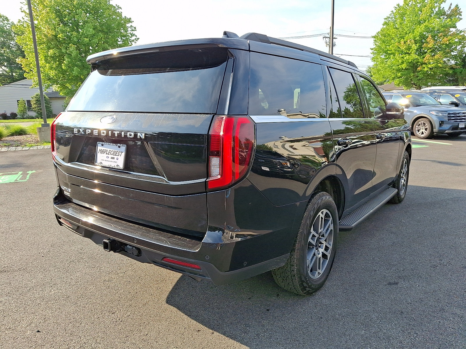 Used 2025 Ford Expedition Active AWD/4WD image 5