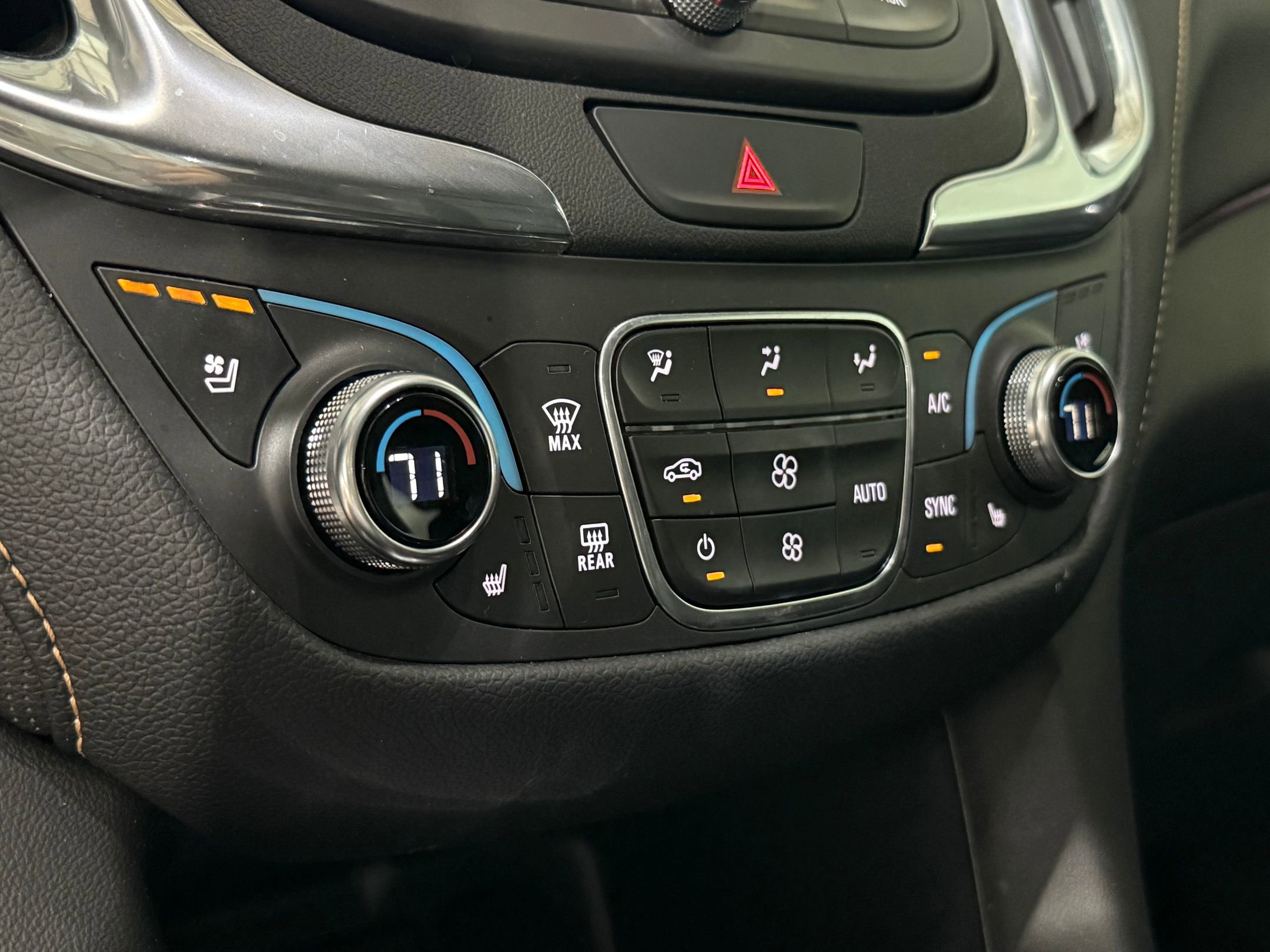 Used 2020 Chevrolet Equinox Premier image 29