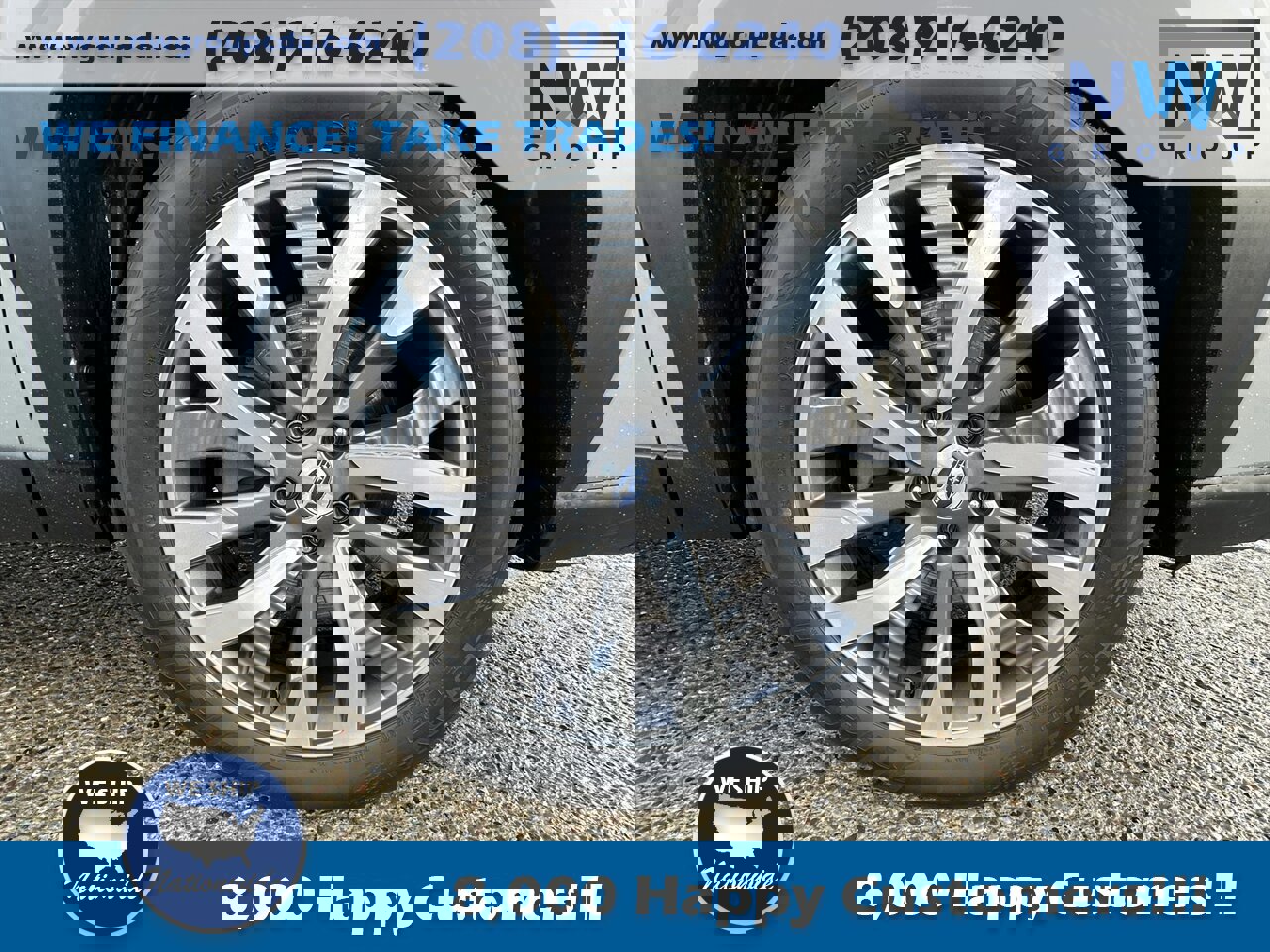 Used 2025 Subaru Forester Touring image 13