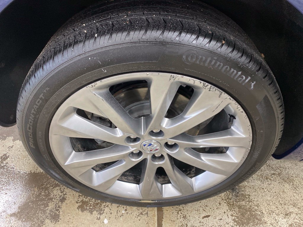 Used 2023 Buick Envision Avenir AWD/4WD image 9