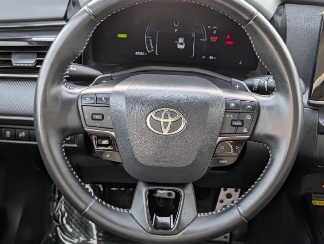 Used 2025 Toyota Camry SE FWD image 12