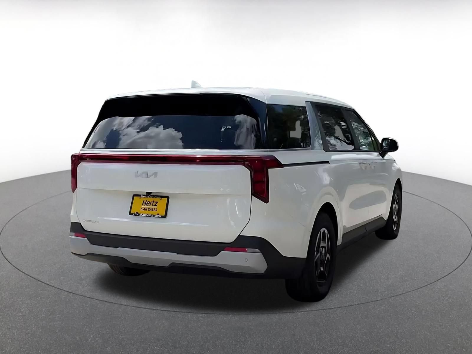 Used 2026 Kia Carnival FWD image 13