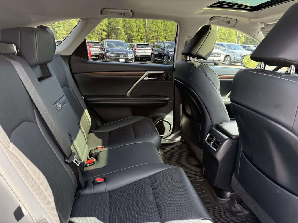 Used 2022 Lexus RX 350L Premium image 18