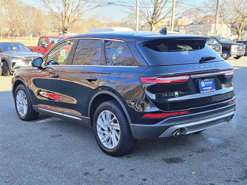 Used 2023 Lincoln Corsair AWD image 3