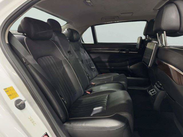 Used 2019 Genesis G90 5.0 Ultimate RWD image 54