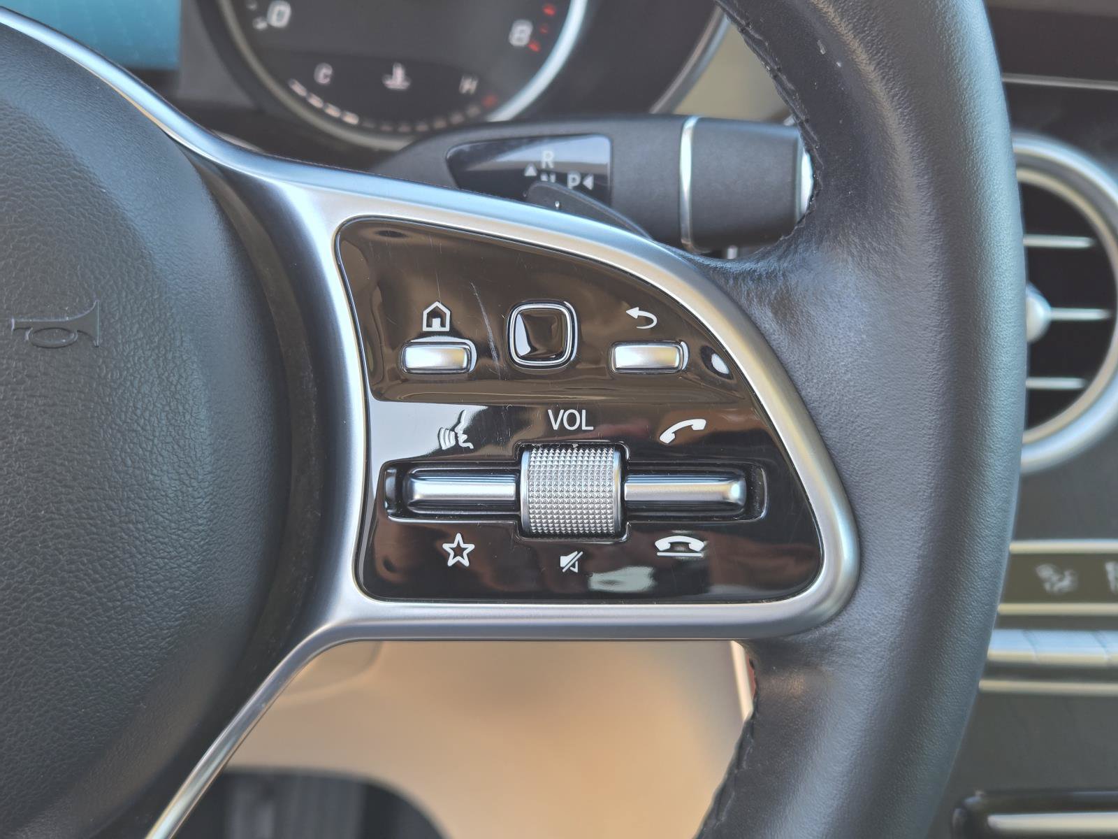 Used 2022 Mercedes-Benz GLC 300 w/ Premium Package Lite image 33
