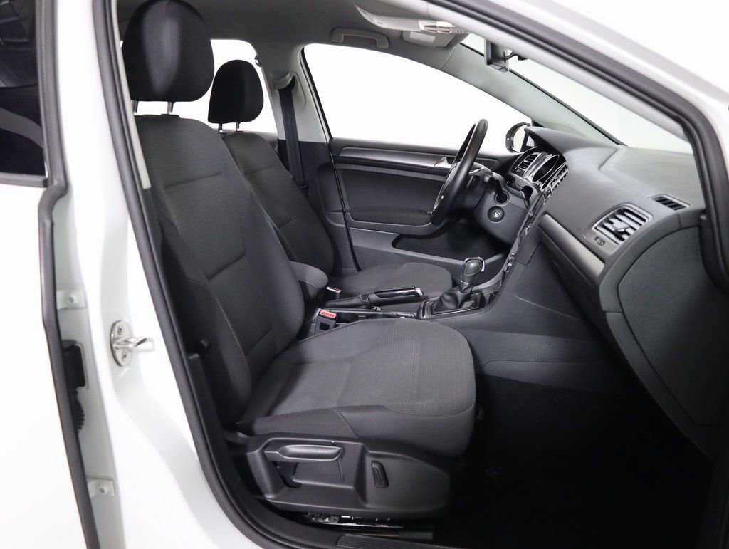 Used 2018 Volkswagen Golf S image 43