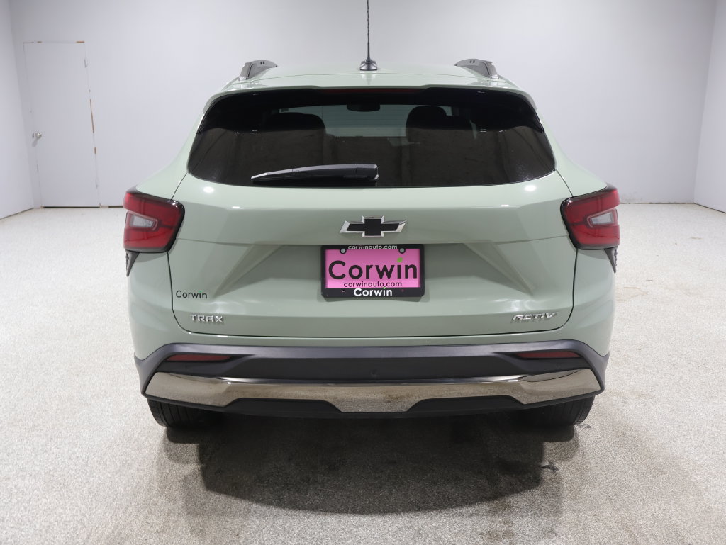 Used 2025 Chevrolet Trax ACTIV w/ Driver Confidence Package FWD image 3
