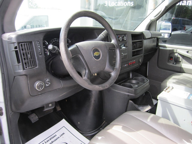 Used 2015 Chevrolet Express 2500 RWD image 6
