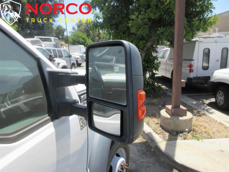 Used 2012 Ford F550 2WD Crew Cab Super Duty image 11