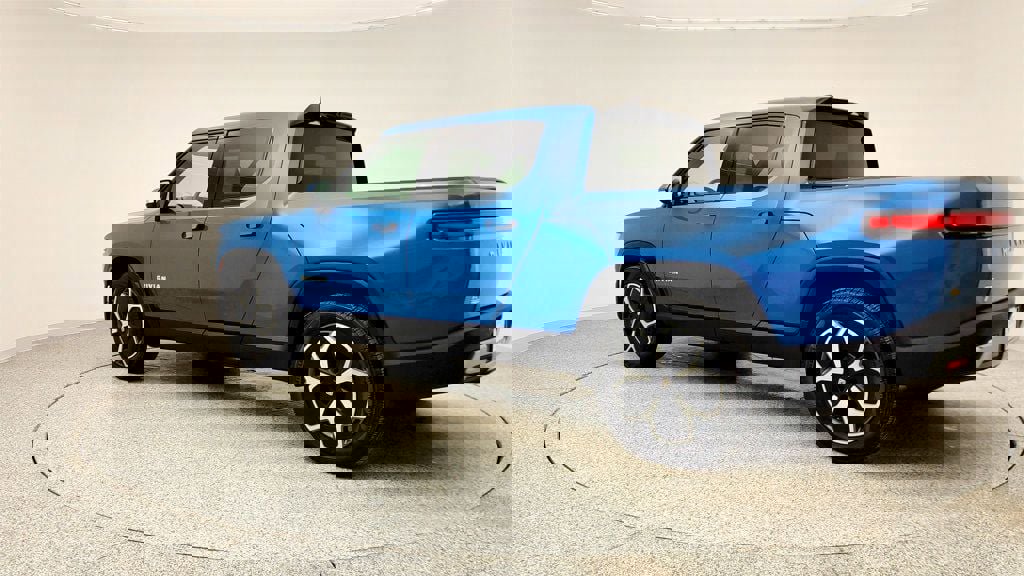 Used 2022 Rivian R1T Adventure image 7