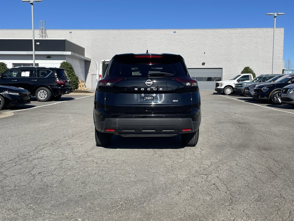 Used 2024 Nissan Rogue SV image 6