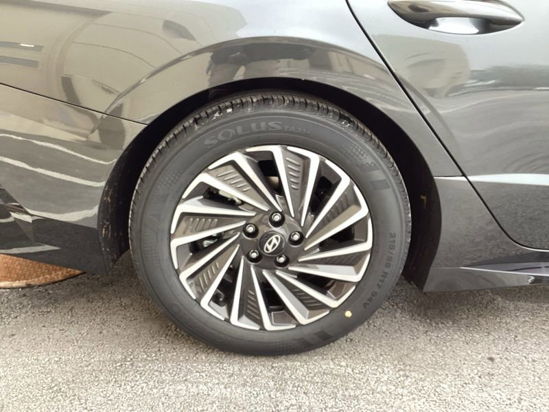 New 2026 Hyundai Sonata Limited FWD image 8