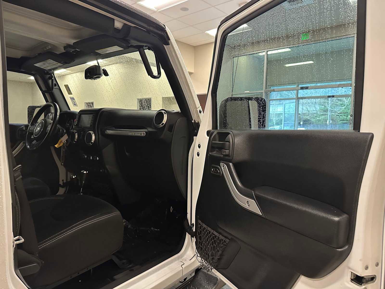 Used 2017 Jeep Wrangler Unlimited Sahara image 26