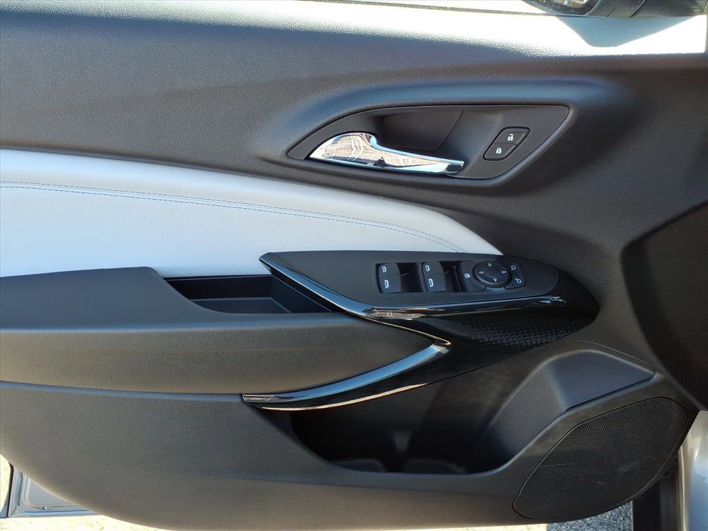 New 2026 Chevrolet Trax LT w/ Driver Confidence Package image 13