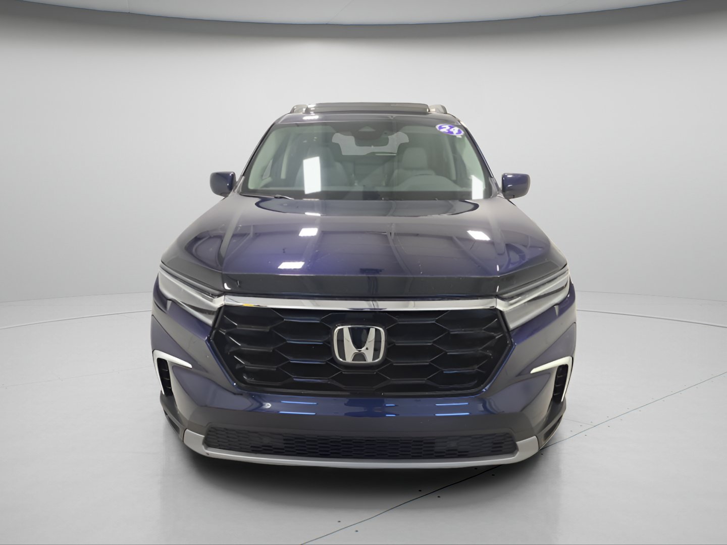 Used 2024 Honda Pilot Touring image 2