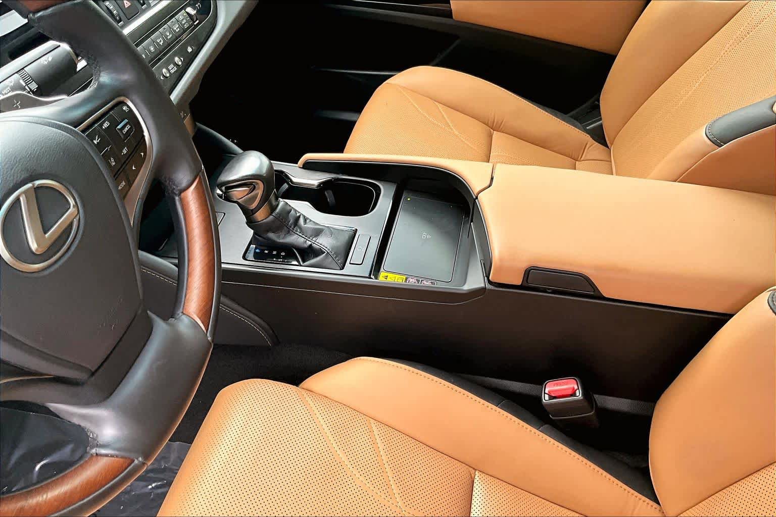 Used 2024 Lexus ES 350 Ultra Luxury w/ Accessory Package (Z2) FWD image 17