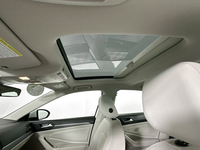 Used 2024 Volkswagen Jetta SE w/ Panoramic Sunroof Package image 19