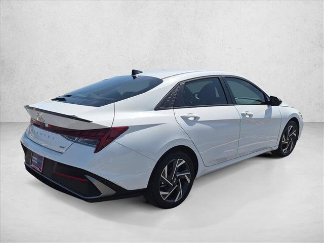 Certified 2025 Hyundai Elantra SEL FWD image 5