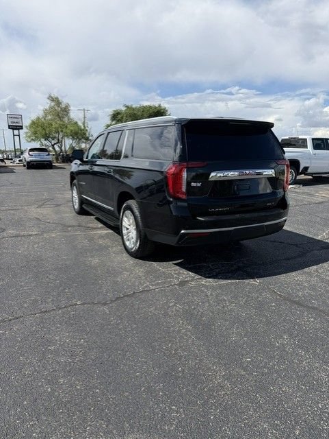 Used 2021 GMC Yukon XL SLT w/ SLT Luxury Plus Package AWD/4WD image 4