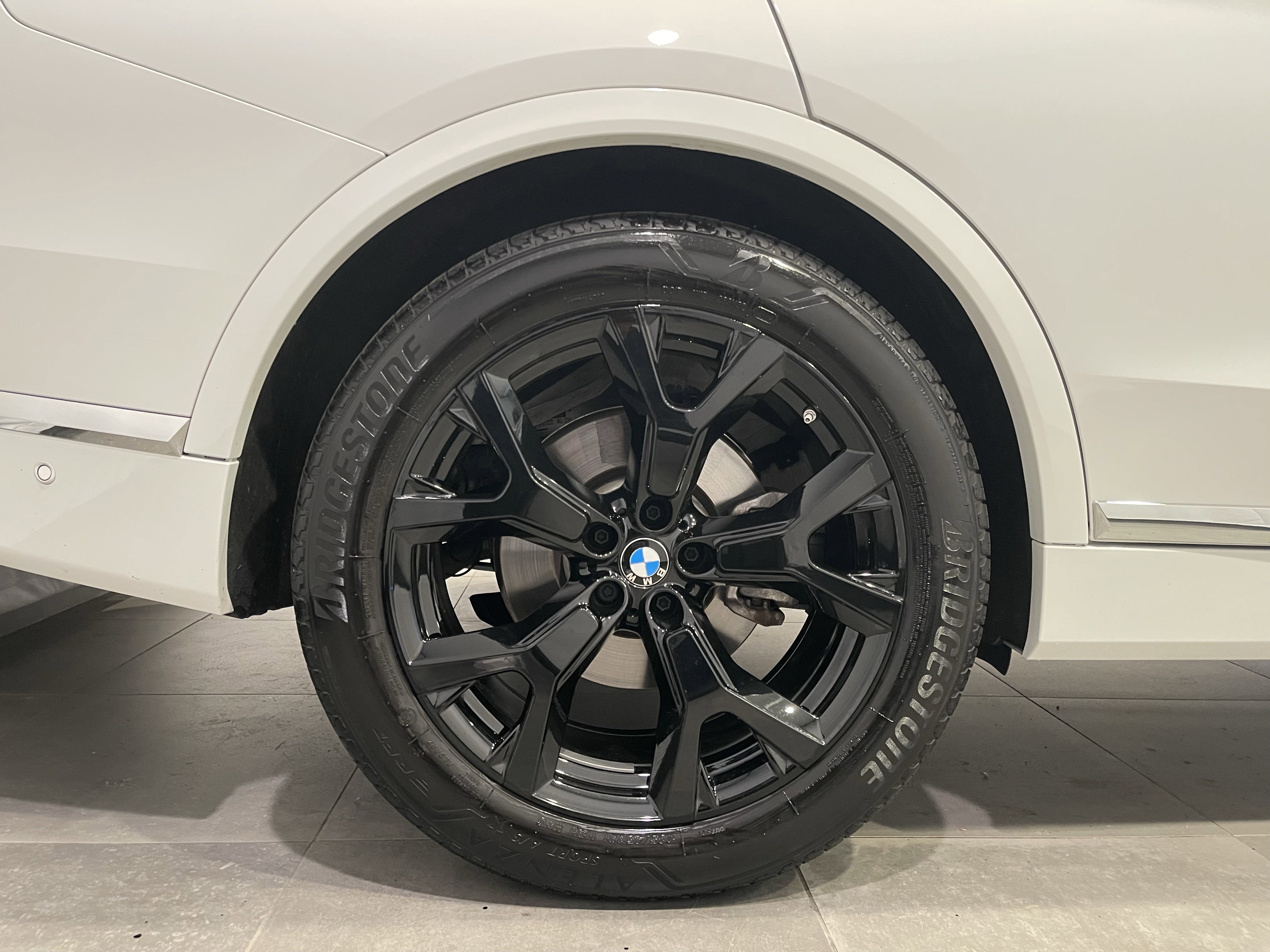 Used 2026 BMW X7 xDrive40i w/ Premium Package AWD/4WD image 9
