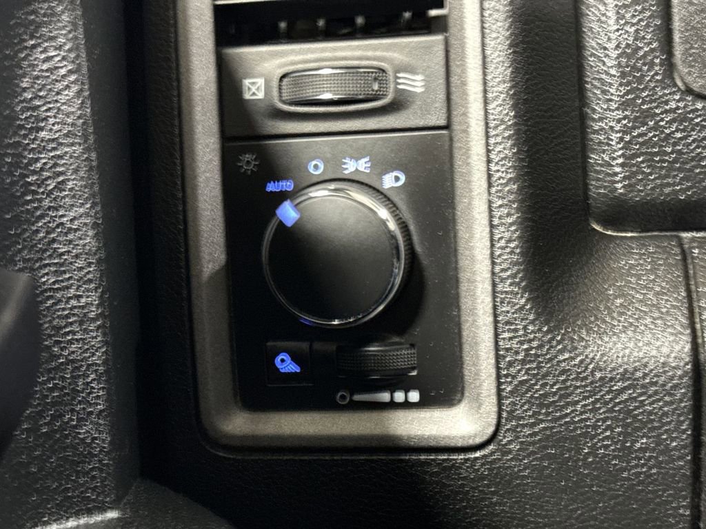 Used 2021 RAM 1500 Tradesman w/ Chrome Appearance Group image 18