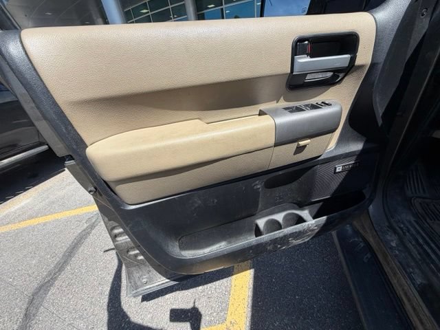 Used 2014 Toyota Sequoia Limited AWD/4WD image 17