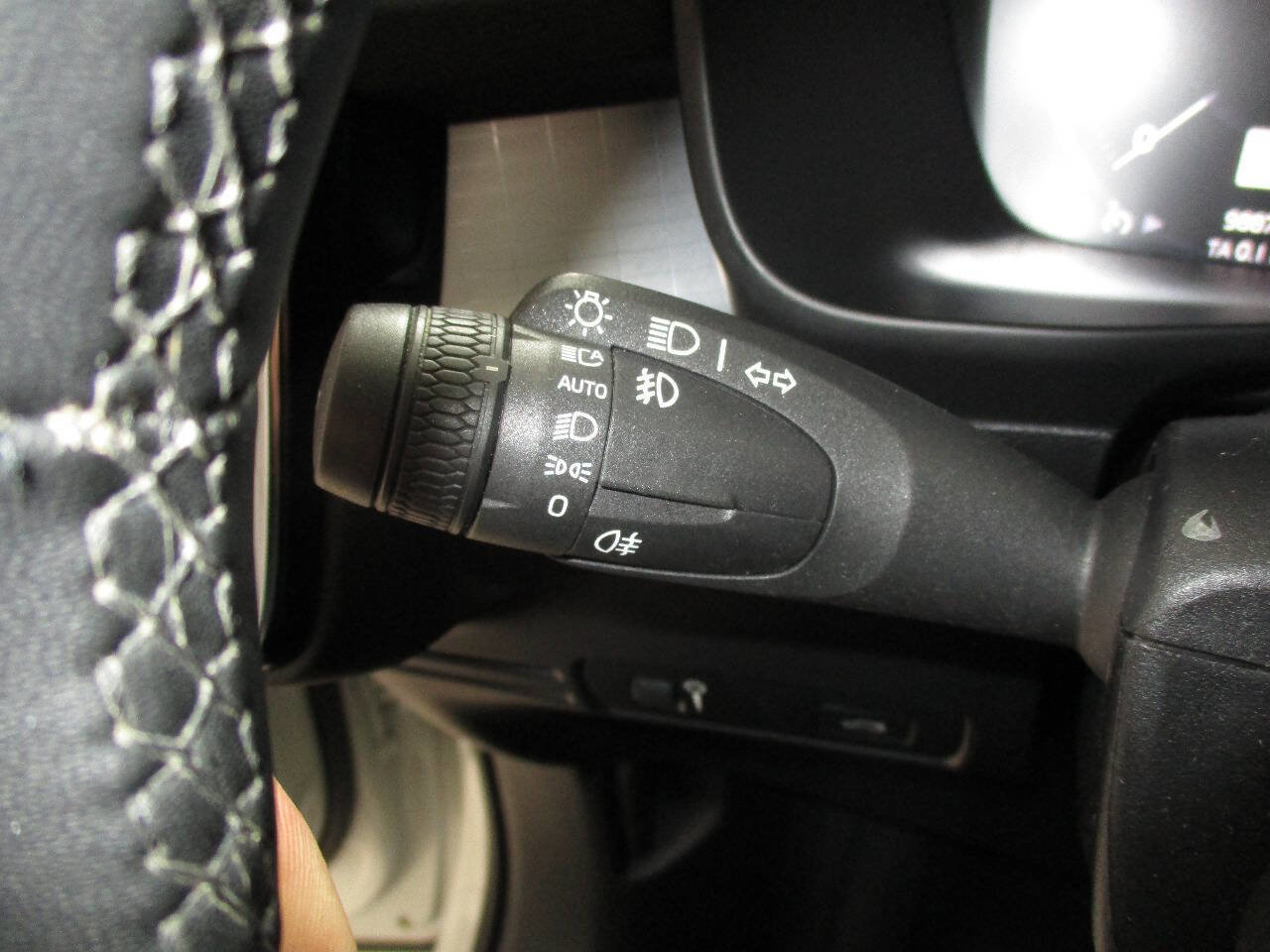 Used 2022 Volvo XC40 T5 Momentum image 61